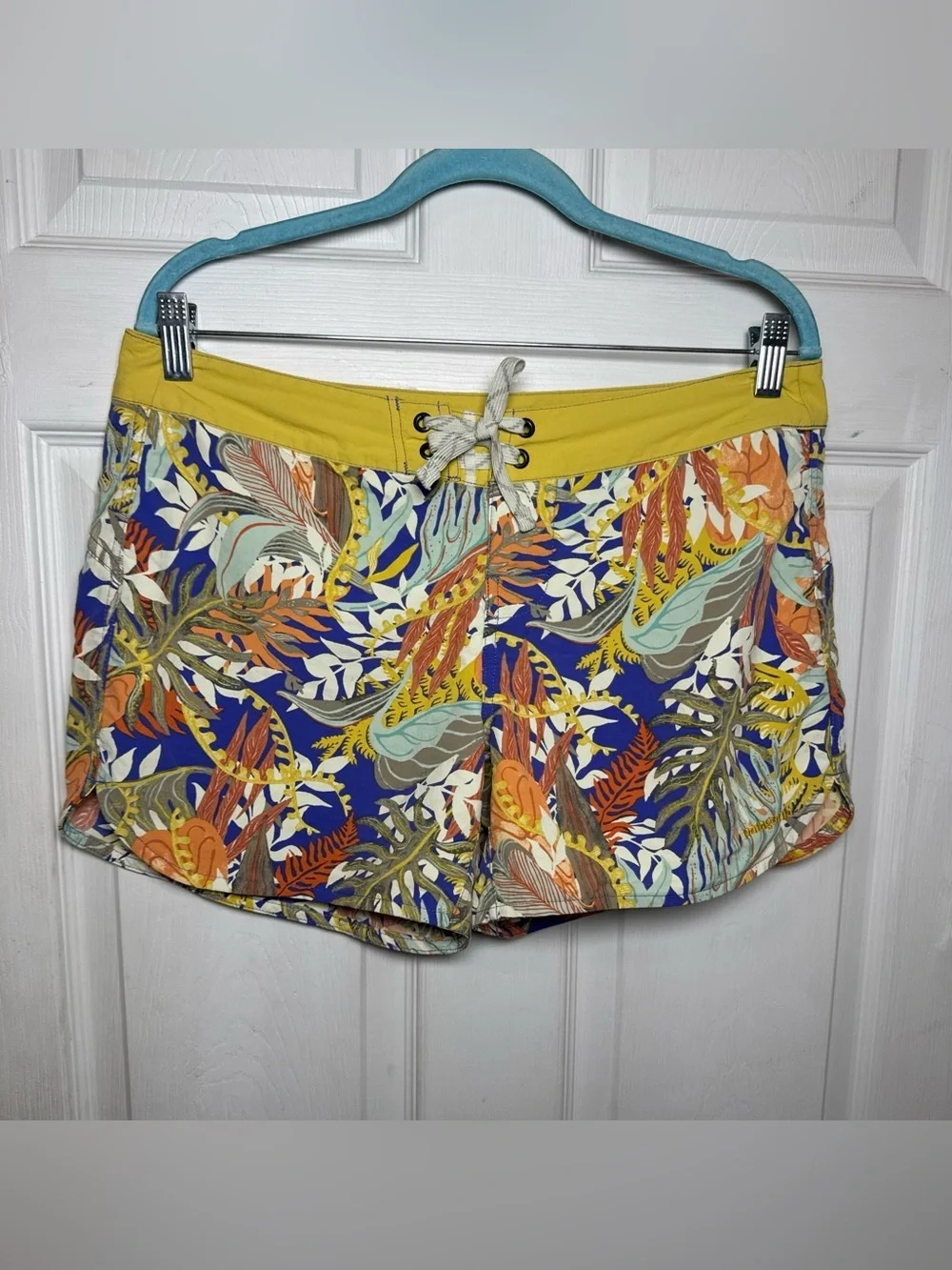 Patagonia Women's Wavefarer Boardshorts Jurassic Ferns Size 10 Coastal Tropical